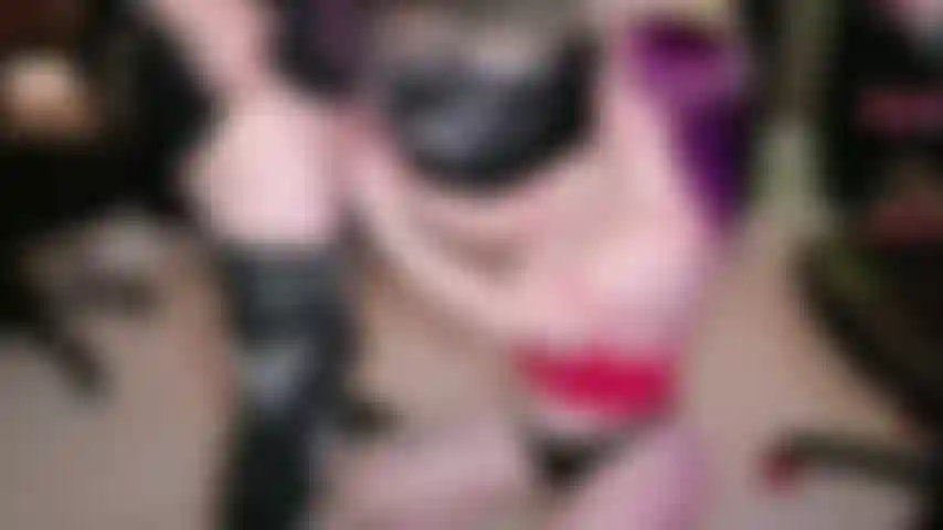 Alt Babe Needs to Suck Cock