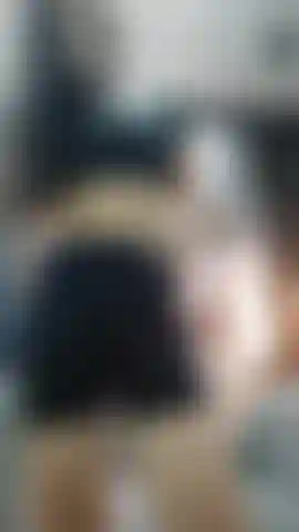 J'enlève mes vêtements de train sexy pour toi.