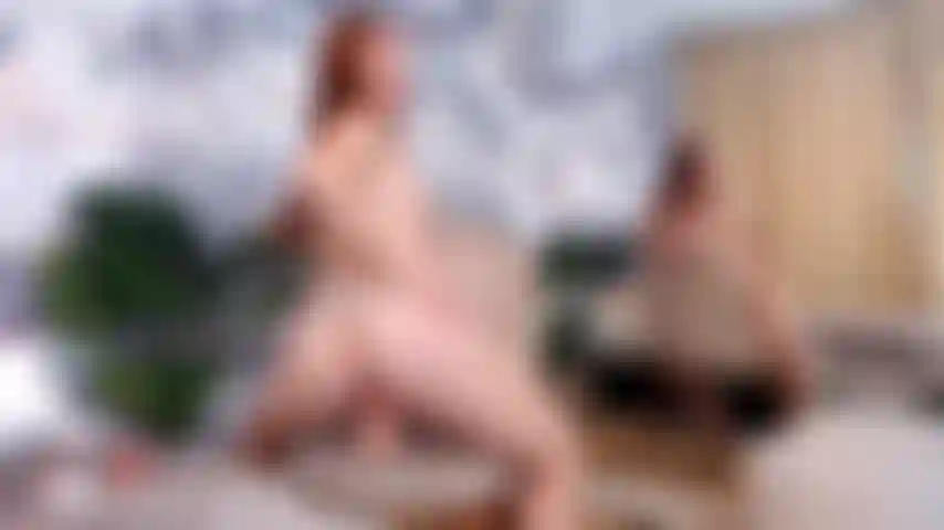 Chevauchée rapide devant le miroir avant un orgasme puissant... Tu jouis aussi fort.