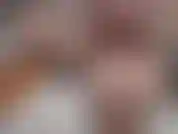 Sirop... Partout sur moi... Lèche... Suce.