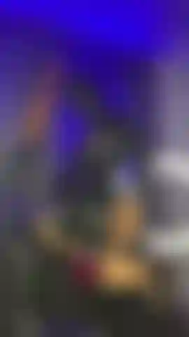 Le latex est ma seconde peau, et ce soir je serai ton seul fantasme autorisé.