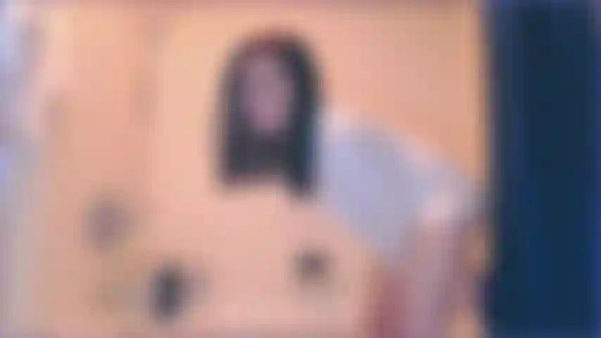 Une douche taquine silencieuse.