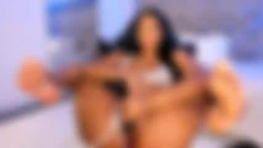 Je gicle avec mon domi.