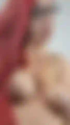 J'étais tellement excitée que j'ai dû me faire jouir ! J'utilise mon petit mini vibromasseur et je me fais jouir une fois, mais ensuite c'était tellement bon que je ne voulais pas en finir et j'ai fini par me faire jouir 4x ! Ma pauvre chatte était tellement gonflée à la fin ! ( Audio !) 33 Semaines.