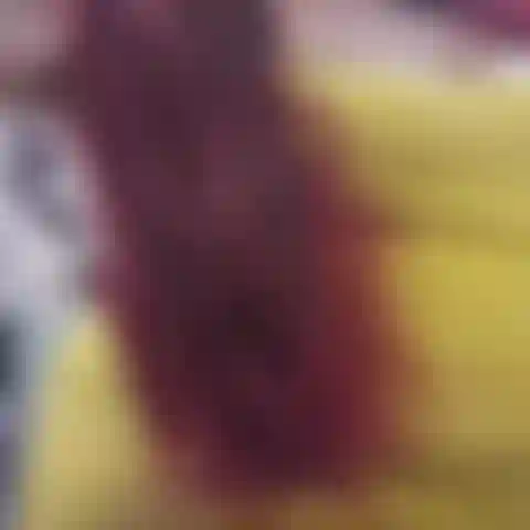 Je suce le lait de mes seins, je fais jaillir du lait partout, je suce mon gode et je deviens gentille et bâclée pour faire un beau travail de branlette espagnole pour que tu jouisses sur mes seins et mon visage !! Beaucoup de lait et de crachats audio !