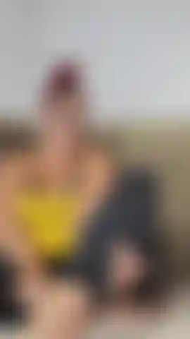 Cela fait longtemps que je n'ai pas mis de vernis à ongles, ni sucé mes orteils et ne l'ai enregistré, alors profitez de ce plaisir de me montrer ma taille de 12 pieds et regardez-moi lécher et sucer mes orteils peints pendant que je suis nue. ! ( Audio).