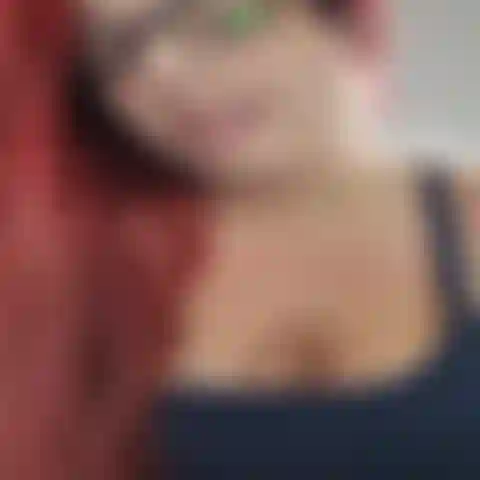 Daniel voulait que je lui baise ma chatte crémeuse de femme enceinte tout en frottant mes tétons et mon ventre ! Ma chatte est si mouillée et crémeuse qu'on peut entendre à quel point elle est mouillée ! À la fin j'ouvre ma chatte crémeuse et je lui dis de me remplir de sperme ! 35 Semaines !