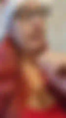 C'est la période des fêtes et j'étais d'humeur généreuse, alors je vous fais une pipe époustouflante avec beaucoup de crachats et de haut-le-cœur pour que vous puissiez jouir sur mon visage et mes seins ! Beaucoup de crachats ! Audio !