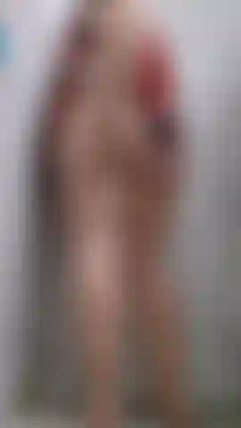 **RARE** ANAL TEASE!  Showing off my thick juicy curvy mombod and big JUICY HUGE booty before I strip down and finger my asshole for you a bit! I dont do anal so this video is RARE! (AUDIO!)