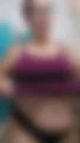 Je gicle du lait et je fais des dégâts en utilisant mon vibromasseur pour me faire jouir ! Je gicle du lait partout sur ma chatte et mon vibromasseur et je me masturbe avec et jusqu'à ce que j'aie un gros orgasme bien nécessaire ! ( Audio !).