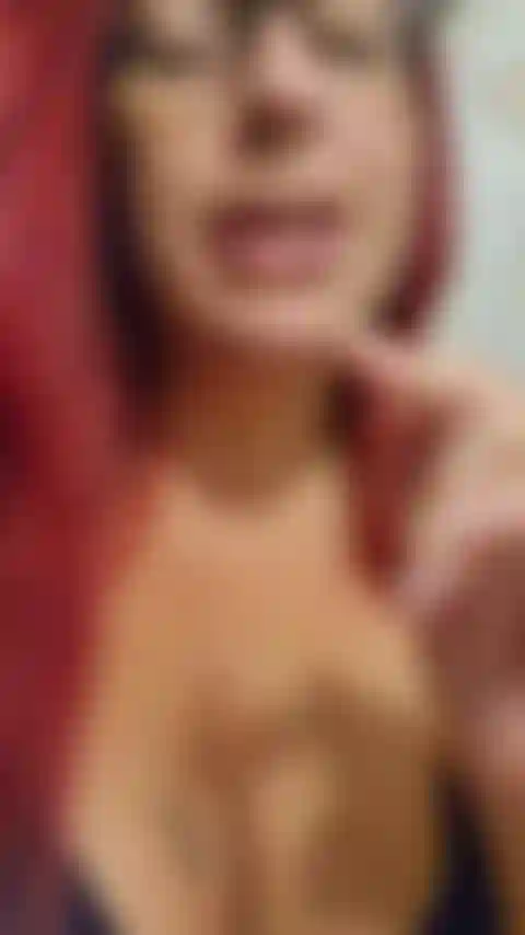 J'ai reçu un nouveau jouet pour mon anniversaire ! C'est une vidéo de moi l'utilisant pour la première fois pour bien commencer mon anniversaire et avoir un joli gros orgasme énorme ! Regarde-le et offre-moi une belle grosse charge comme cadeau d'anniversaire :) audio !