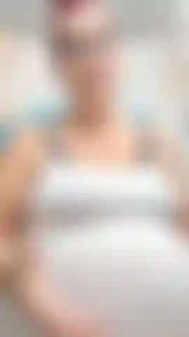 Enceinte ventre farce et mesures avant/après ! Je mesure mon ventre avant puis je le bourre plein avec 2 doubles baconators puis je le mesure après pour vous montrer combien de centimètres mon ventre a gagné en étant bourré super plein ! 38 Enceinte de plusieurs semaines.