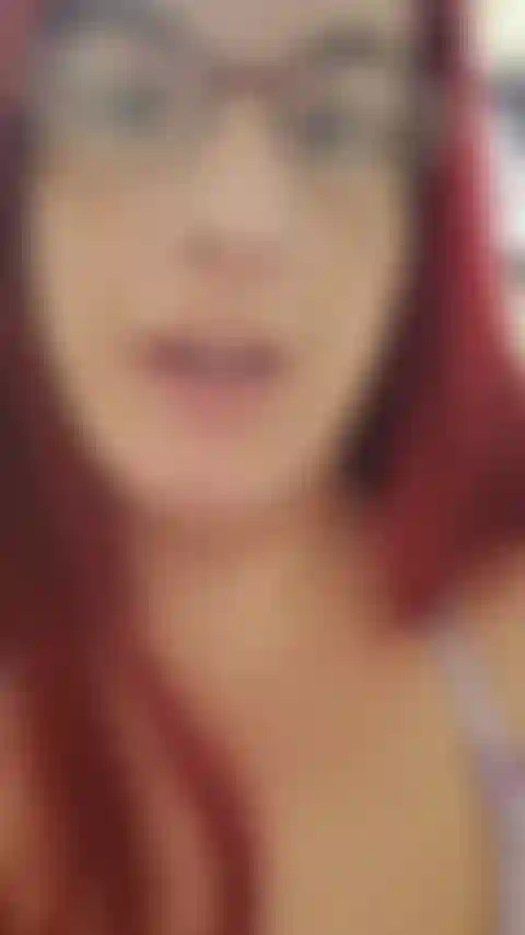 35 Vidéo de semaines sur le fétichisme du ventre - parler de toi embrassant, léchant, frottant mon ventre, la langue baisant mon nombril, glissant le bout de ta bite dans mon nombril profond et le baisant. Joi ! Audio !