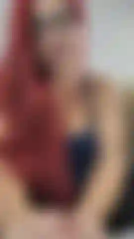 Mon nombril profond mérite d'être vénéré ainsi que mon ventre de femme enceinte, je vous dis toutes les choses que je veux que vous fassiez avec mon nombril tout en vous montrant de très belles vues en gros plan avec des encouragements de sperme à la fin ! 35 Enceinte de plusieurs semaines.