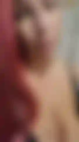 Je me déshabille et exhibe mon corps de femme enceinte, puis je mets ma culotte dans ma chatte aussi loin que je peux ! Je les sors à la fin et je vous montre à quel point ils sont crémeux de ma chatte enceinte ! Vous ne devinerez jamais à quel point ils sont crémeux ! 24 Semaines !