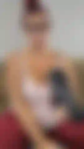 J'utilise mon tout nouveau masseur de main puissant sur ma chatte, je ne peux même pas le mettre sur le premier réglage sans que cela me fasse jouir super vite et super fort ! 16 Enceinte de plusieurs semaines !