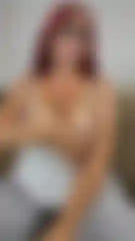 Je ne m'étais pas fait jouir de toute la semaine ! Je sors mes seins et je joue avec eux, je baisse mes leggings et ma culotte, je m'allonge et je fais vibrer mon clitoris jusqu'à ce que j'aie un bon gros orgasme ! ( Audio).