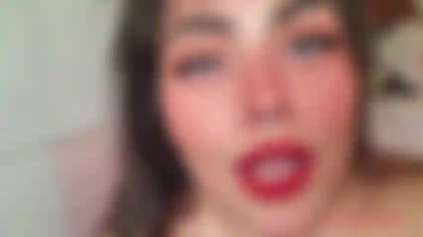 Culte de la chatte poilue en gros plan.