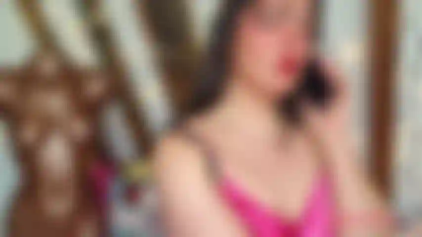 L'organisatrice de mariage poilue séduit le futur marié.