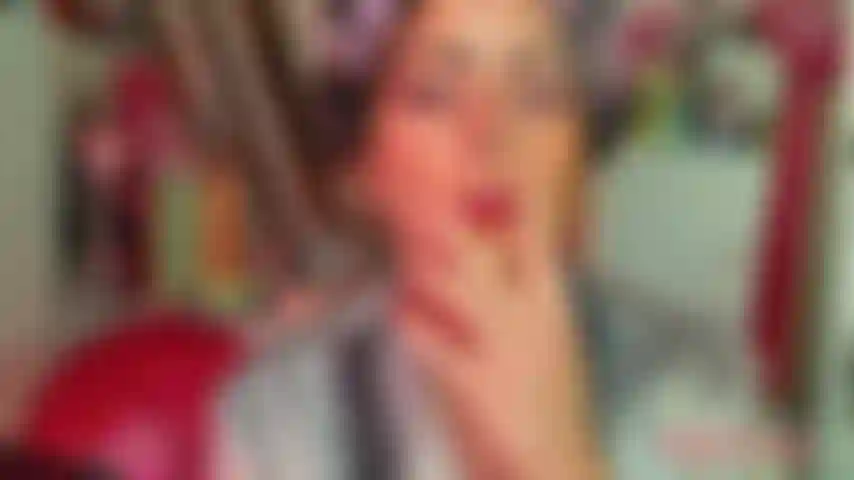 Belle-mère, je fume avec des bigoudis.