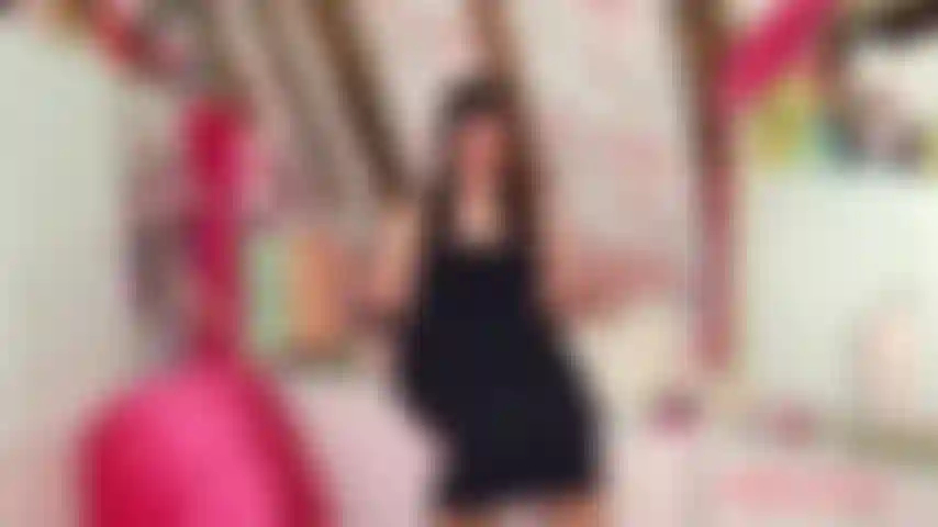 Impatiente de fumer avant un rendez-vous.