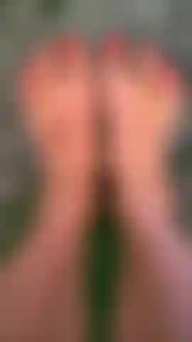 Amoureuse des pieds.