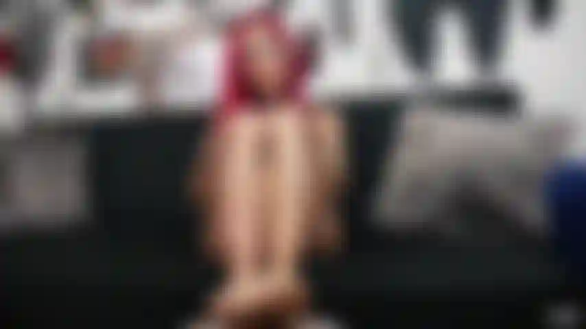 Une salope aux pieds.