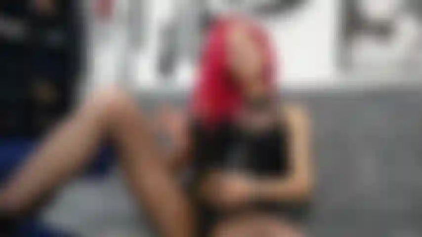 Caresse-la comme un garçon gay.