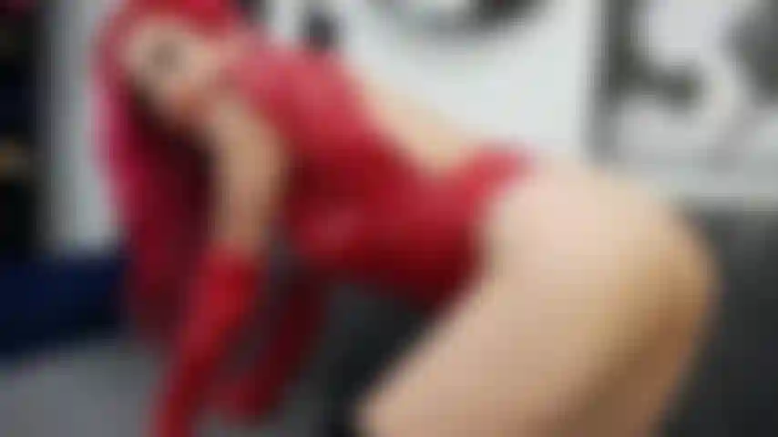 Ça sent la salope ici.