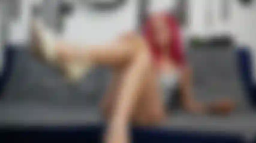 Je travaille avec des talons hauts.