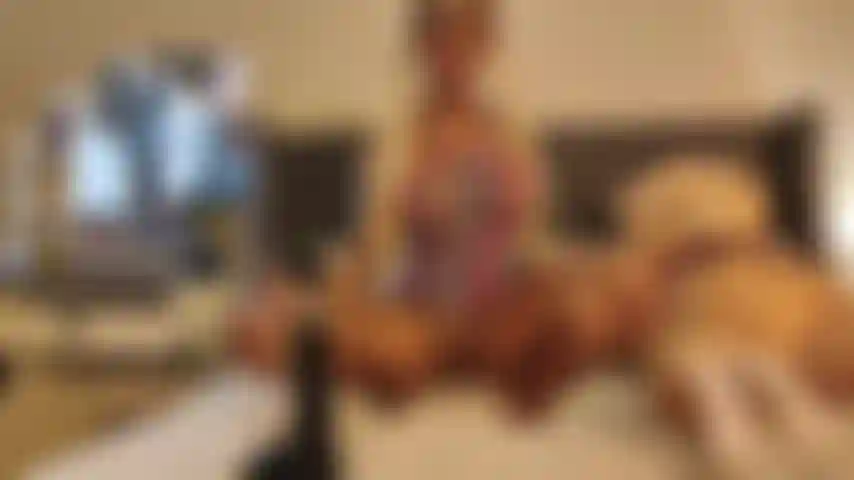 Nouvelle robe pour une nouvelle expérience anale.