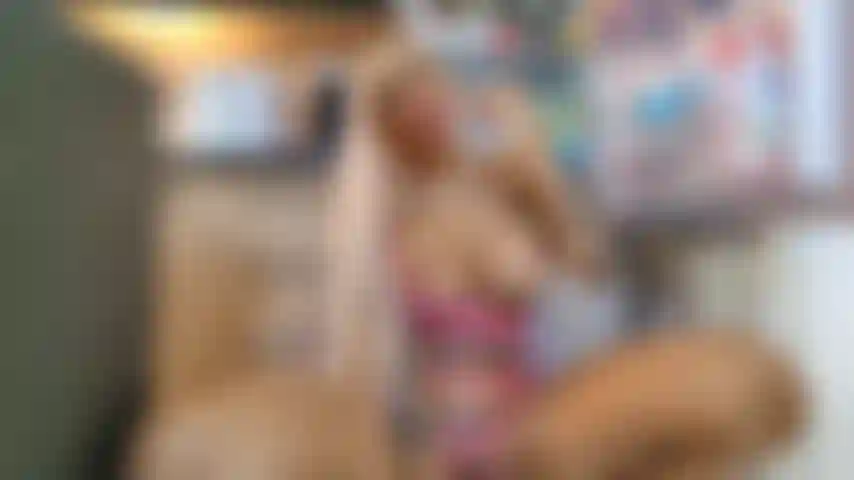 Pussy baise crémeuse avec un gros gode.