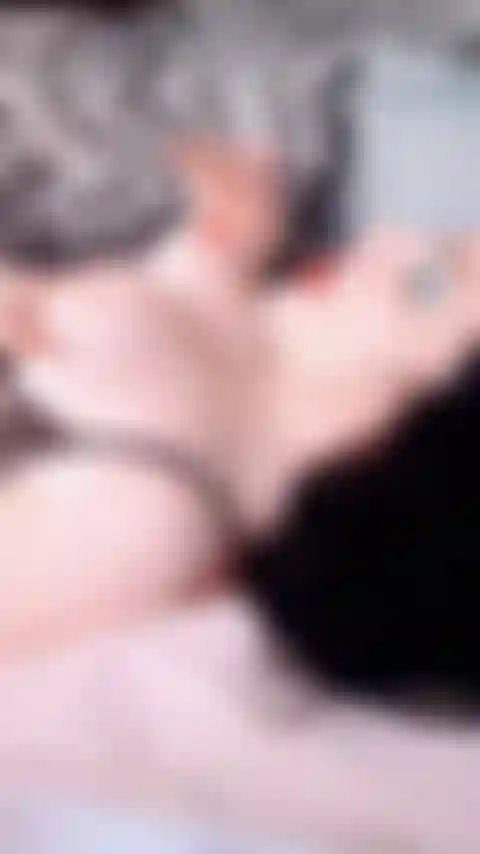 Je fume des seins chauds.