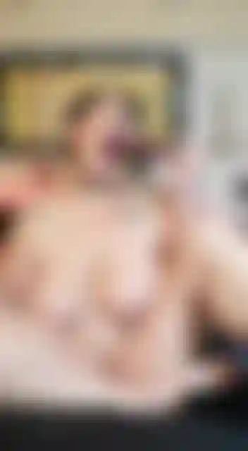 Une riche masturbée.