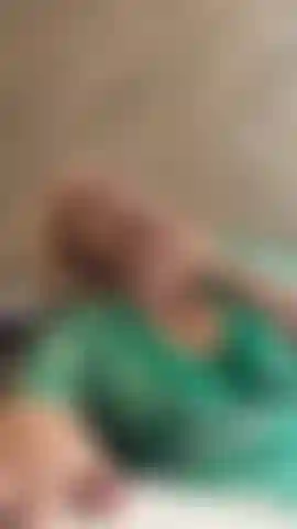 Je suce les doigts, tu suces les seins.