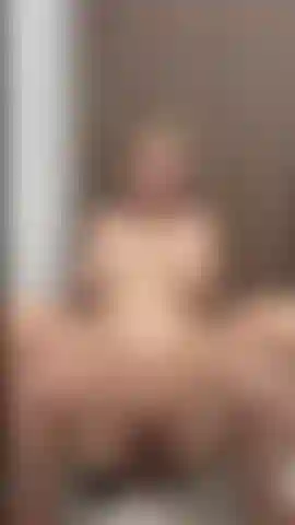 Des propos grossiers et un tour de gode.