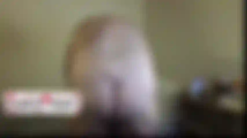 Les fesses de l'entraîneur karl ce soir.