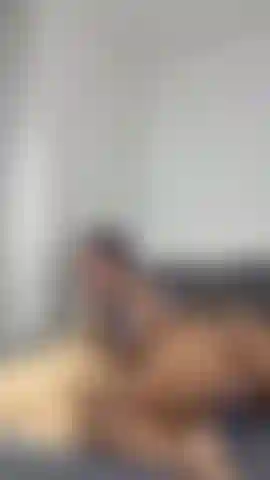 Regarde comme je suce cette bite, j'aimerais que ce soit toi.