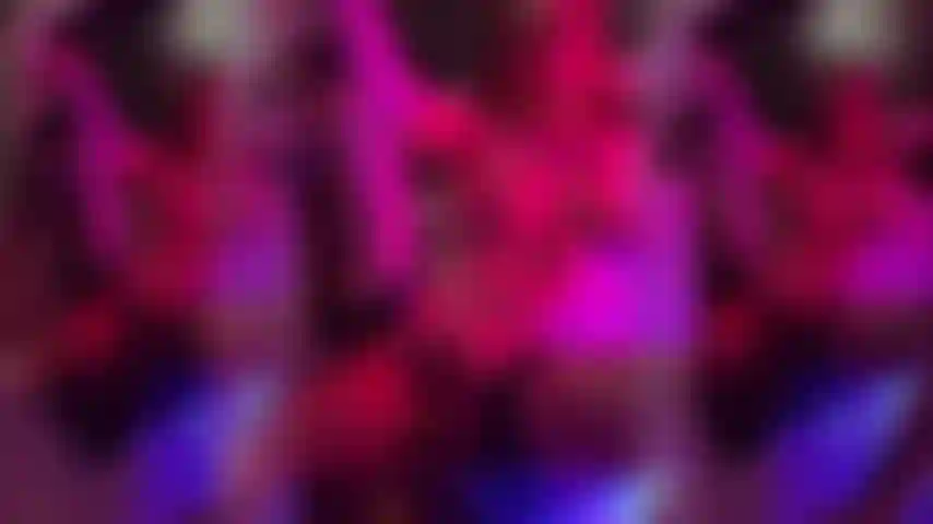 Vixx suce un rasoir pour un visage plein de sperme ! <3 ( Bad dragon dildo).