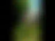 Suis coquine à l'extérieur et j'organise un concours de t-shirts mouillés dans l'un de mes débardeurs très fins à dos nageur pour me rafraîchir par une chaude journée d'été.