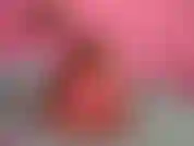 Quelle meilleure façon de profiter de votre chewing-gum que de vous déshabiller et de vous amuser en même temps avec vos doigts et un gode à bite !!