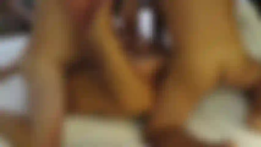 Prise en gangbang par quatre mecs. Ils ont utilisé tous mes trous tout l'après-midi. De belles éjaculations à la fin et des jeux de sperme.