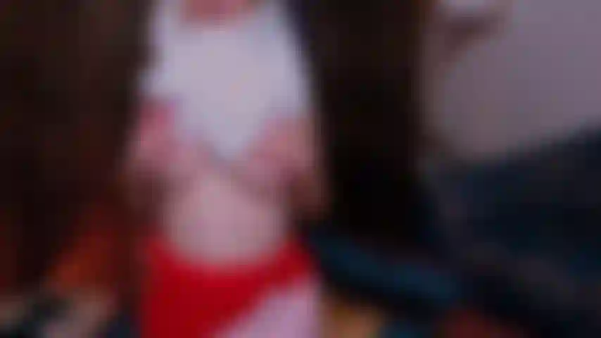 La ravissante jeanny se branle pour toi.