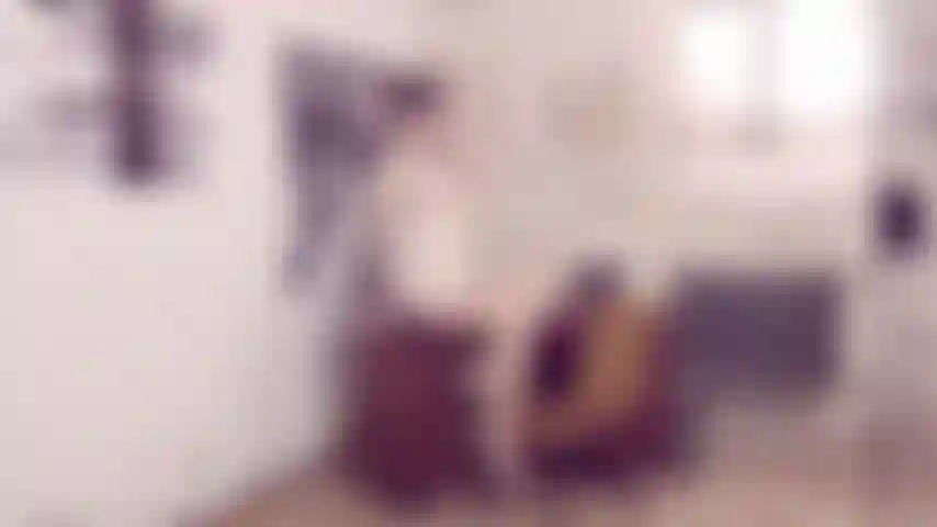 Fumant la masturbation et bavardant.