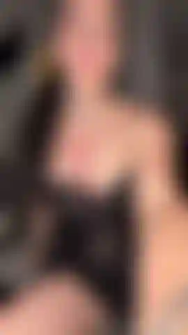 Tu veux que je te baise avec ma grosse bite, petite tapette.