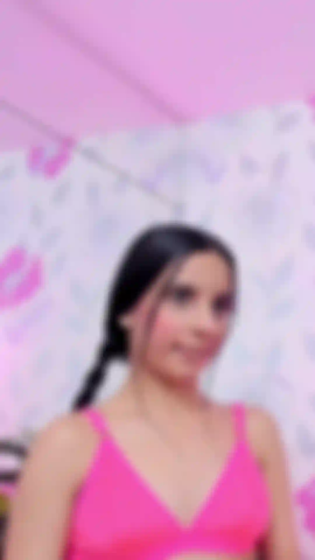 Soft look, strong curves ready for action