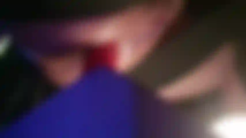 Jeu anal consenti] regarde ma chatte gonflée et négligée ruisseler de désir...Est-ce que quelqu'un voudrait bien lécher ce désir, s'il vous plaît ?