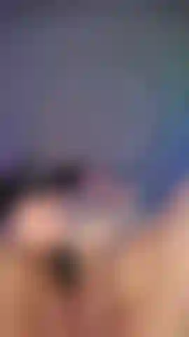 Achetez pour me voir surstimulée et jouir fort fort fort jusqu'à en perdre le souffle sous ma baguette trop puissante. Vous aurez un gros plan sur ma chatte mouillée après. 😈.