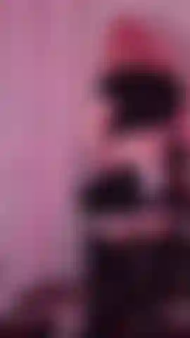 La soubrette aux cheveux roses coquins astique jusqu'à ce que tu fasses un désordre dans sa bouche ~.