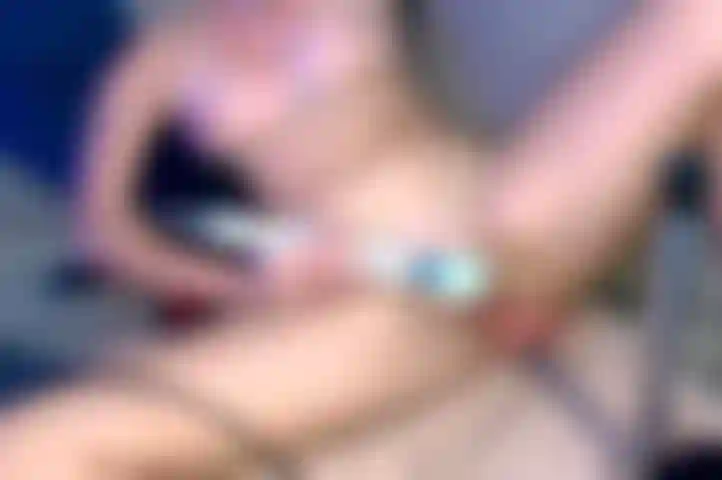 Ma machine à baiser m'a fait gicler !! Encore et encore.